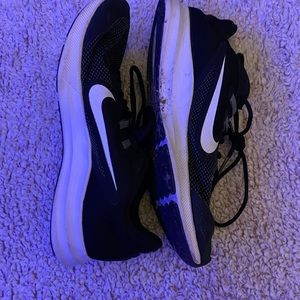 Black Nike running shoes size 7/7.5